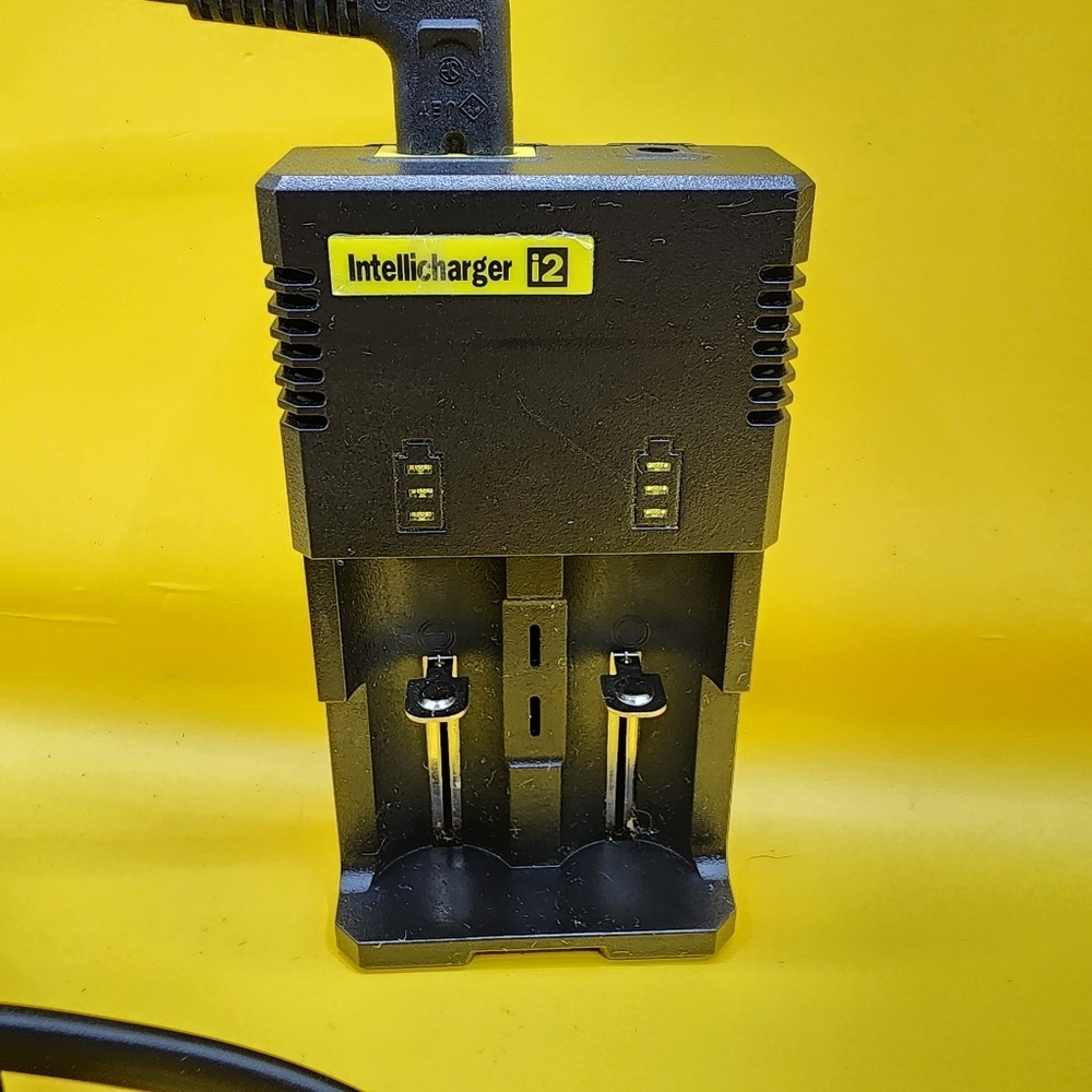 Nitecore Intellicharge i2 Universal Automatic Battery Smart Charger